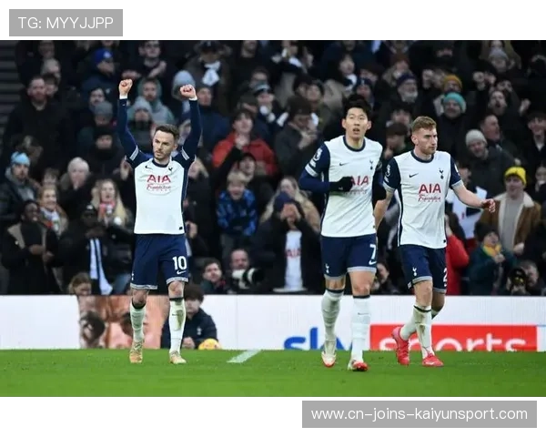 热刺前场抢断赢得良机